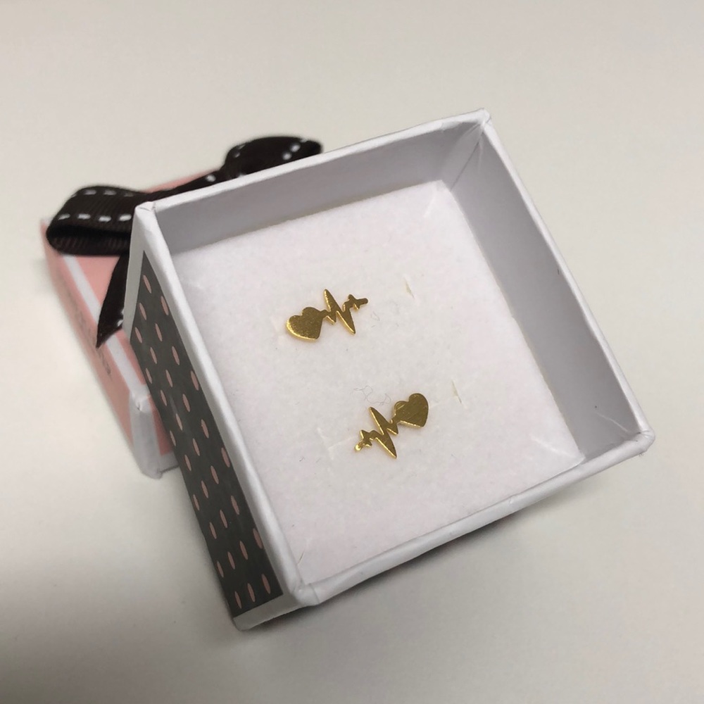 NIB Heart Beat Stud Earrings